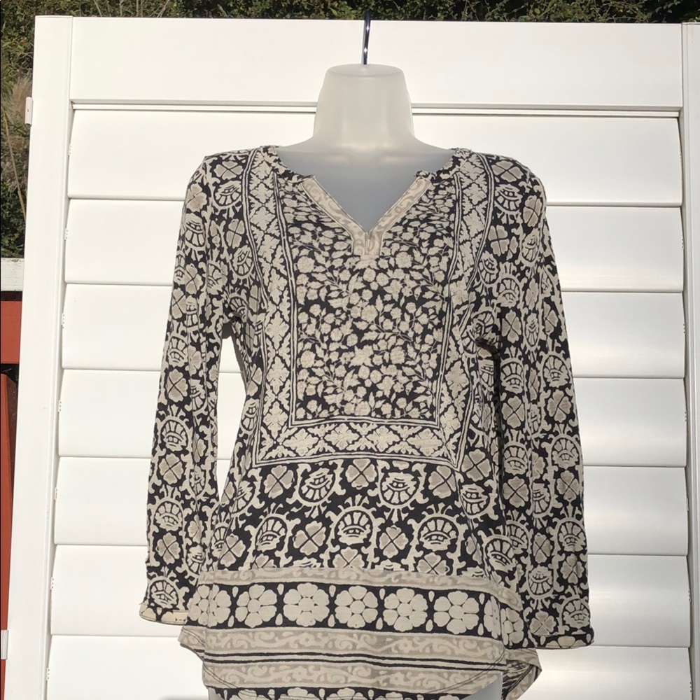 Lucky Brand Black & White V-Neck Long Sleeve Blouse